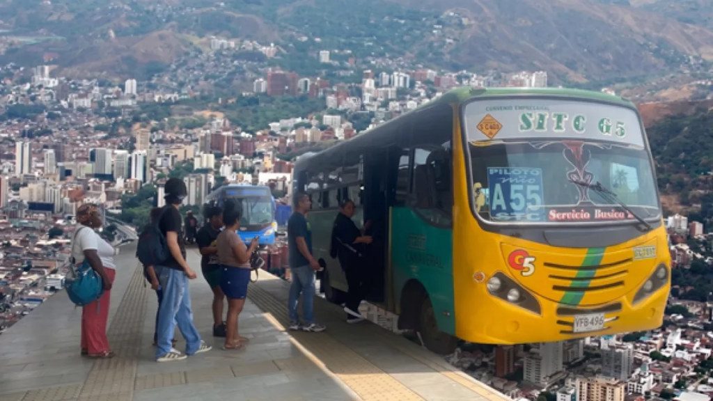 Histórica integración: buses del transporte tradicional asumen rutas del MIO para fortalecer la movilidad en el oriente de Cali