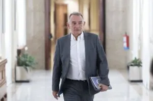 IU valora que Rufián se postule pero avisa que el tiempo de las «proclamas» pasó: Hay que reunirse «con papeles» | europapress.es