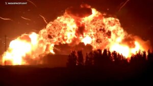 Impactante explosión de un cohete de Blue Origin durante una prueba de motores