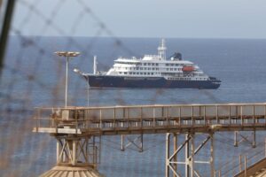 Ingresada en un hospital de Alicante la mujer que compartió vuelo con una de las fallecidas del crucero | europapress.es