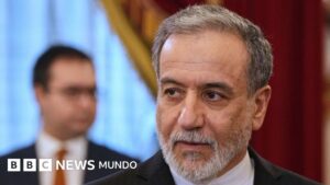 Irán acusa a EE.UU. de estar realizando una «aventura militar temeraria»
