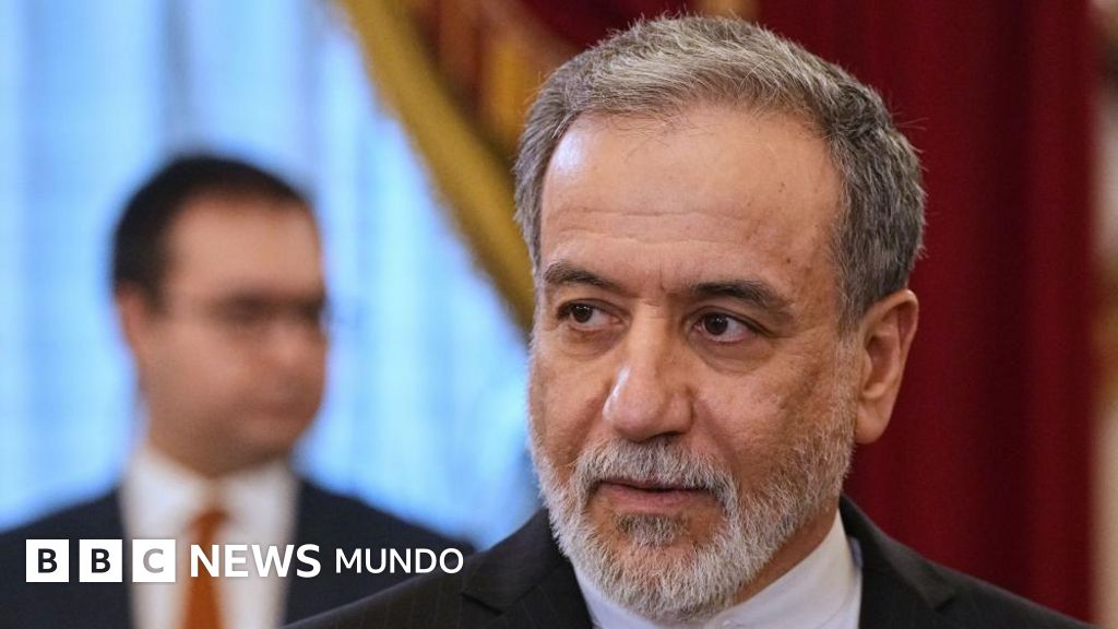 Irán acusa a EE.UU. de estar realizando una "aventura militar temeraria"