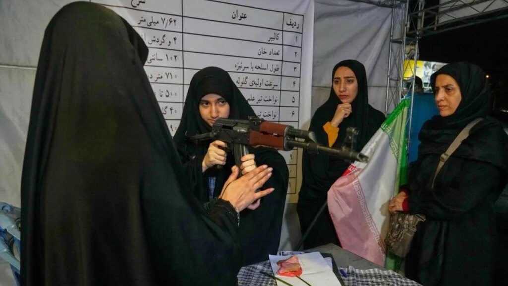 Irán llama a la población a tomar las armas contra EEUU y crece la tensión por una nueva escalada en Medio Oriente