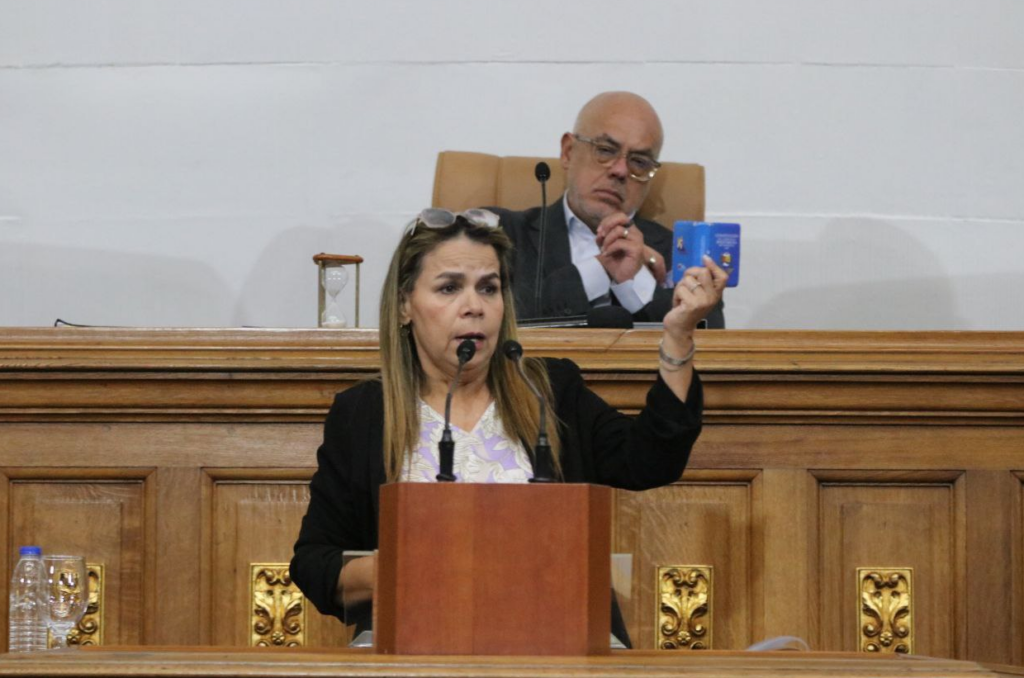 Iris Varela desató su ira contra Washington mientras el Comando Sur de EEUU operaba en Caracas