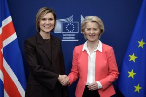 Islandia celebrará el 29 de agosto un referéndum sobre la reapertura de negociaciones con la UE | elperiodico.com