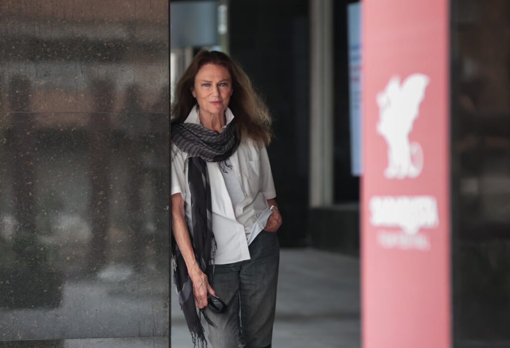 Jacqueline Bisset: “Hay tanto dolor en el mundo que hablar de cine me parece irrelevante”