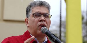 Jaua rechaza maniobras de EE.UU. y llama a la resistencia