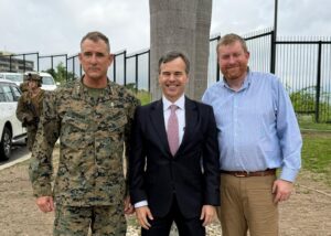 Jefe del Comando Sur visita Caracas y supervisa ejercicio militar en la Embajada de EE.UU. – AlbertoNews