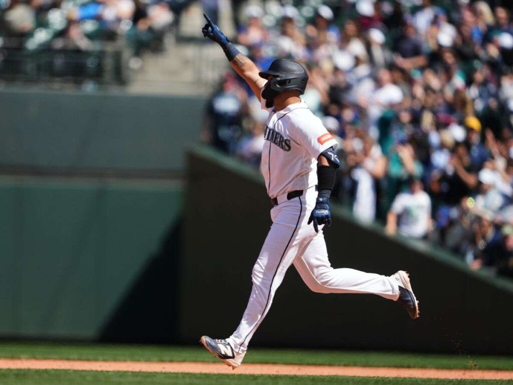 Jhonny Pereda pegó su primer jonrón en MLB