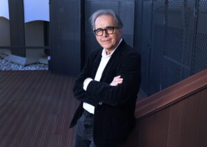 Joan Subirats, politólogo: “La democracia está en crisis: la tecnología y el autoritarismo prometen ser más eficaces”