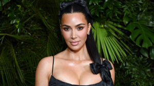 Kim Kardashian pide un euro simbólico por los daños del robo que sufrió en 2016 en París