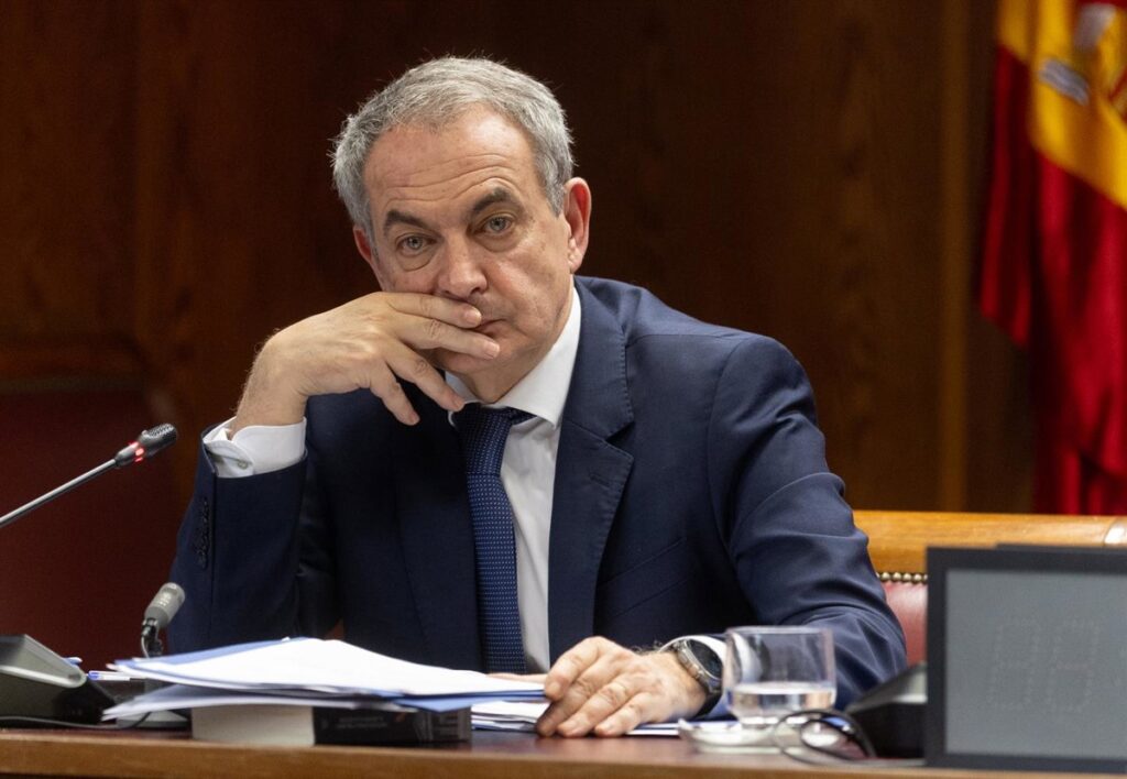 La AN ordena bloquear hasta 490.780 euros de Zapatero y saldos de otras cuentas de la presunta trama Plus Ultra