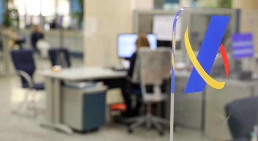 La Agencia Tributaria empieza este lunes a atender en sus oficinas a los contribuyentes para la Renta