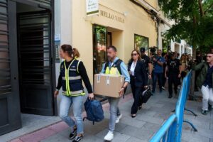 La Policía concluye los registros ordenados por el juez del ‘caso Plus Ultra’ tras imputar a Zapatero | europapress.es