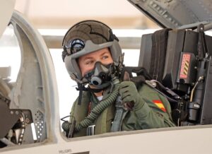 La Princesa Leonor vuela por primera vez en un F-5 en el marco de su instrucción en el Ejército del Aire | europapress.es