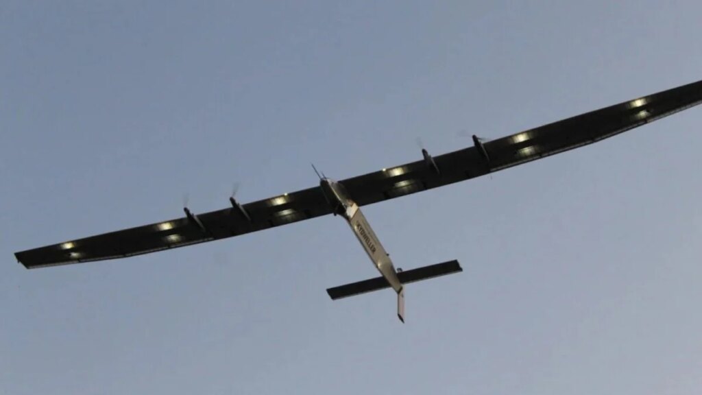 La aeronave a energía solar que voló por todo el mundo cae frente a las costas de EE.UU.
