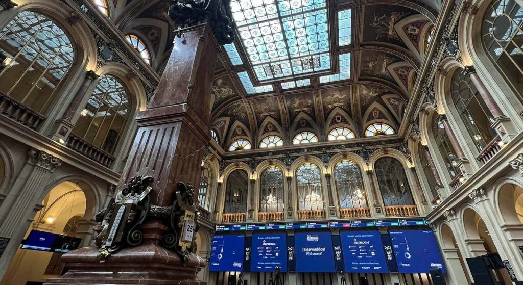 La bolsa europea duda ante las frágiles negociaciones de paz mientras aleja la oportunidad de anotar nuevos máximos históricos