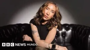 La brutal redada en la fiesta de cumpleaños de una mujer que revela el auge de un grupo ultranacionalista en Rusia