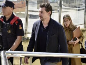 La defensa de Jonathan Andic aporta un vídeo de una caída accidental previa de Isak Andic | europapress.es