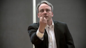Linus Torvalds dice que la IA entorpece el desarrollo de Linux