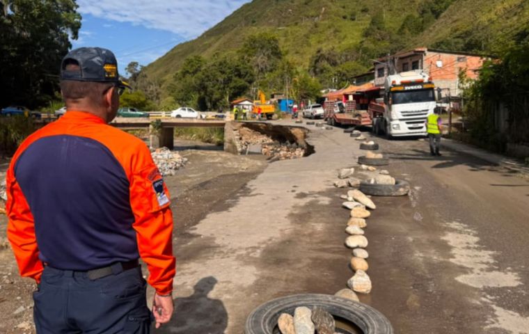 Lluvias torrenciales provocan emergencias viales en el Páramo de Mérida
