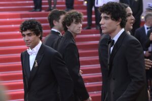 Los Javis ganan el premio a Mejor Dirección en la 79 edición del Festival de Cannes por su película ‘La bola negra’ | europapress.es