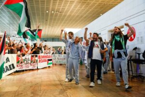 Los activistas de la Flotilla acusan a Israel de «malos tratos» a su llegada a Barcelona | europapress.es