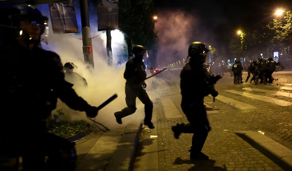 Más 330 detenidos dejaron disturbios tras triunfo del PSG