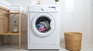 Mezclar detergente y sal en la lavadora: para qué sirve y por qué lo recomiendan
