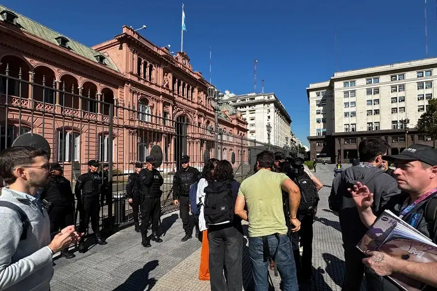 Milei intensifica los insultos a los periodistas argentinos y crece la confrontación