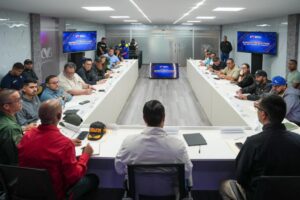 Ministro Héctor Silva fortalece la minería aurífera en encuentro con Alianzas Productivas del AMO