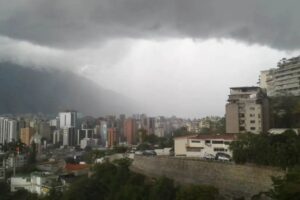 Onda tropical 7 provocará fuertes lluvias este sábado en Venezuela