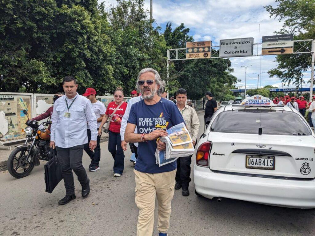 Oviedo visita frontera apuntando el «periodicazo» al puente de Ureña