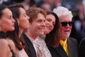 Pedro Almodóvar regresa a la tierra prometida de Cannes con su película más metalmodovariana