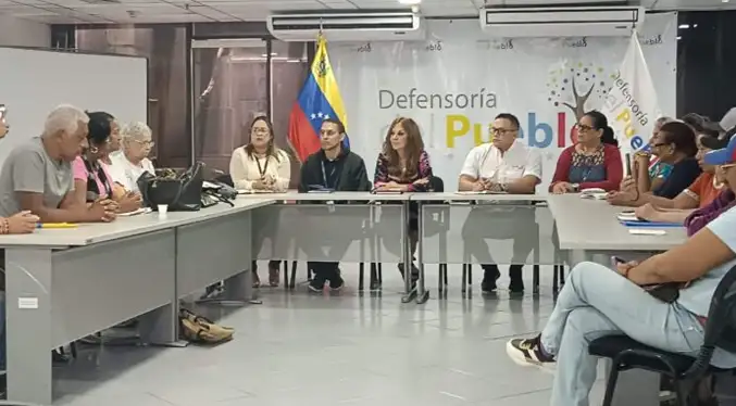 Pensionados y jubilados sostienen reunión en Defensoría del Pueblo por mejoras salariales
