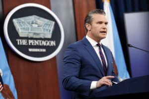 Pete Hegseth afirmó que EEUU tiene las reservas necesarias para enfrentarse a Irán si no se alcanza un acuerdo de paz – AlbertoNews