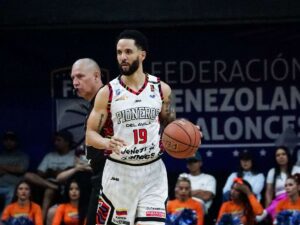 Pioneros llegó a cuatro triunfos en fila y aseguró el Play-In
