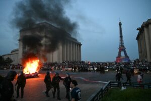 Policía francesa detiene a 416 personas en enfrentamientos tras final de Champions – AlbertoNews