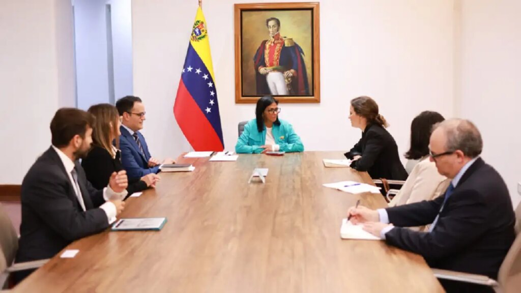 Presidenta Encargada sostiene encuentro con la vicepresidenta para América Latina y el Caribe del Banco Mundial