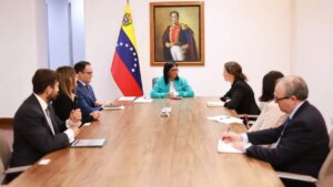Presidenta Encargada sostiene encuentro con la vicepresidenta para América Latina y el Caribe del Banco Mundial