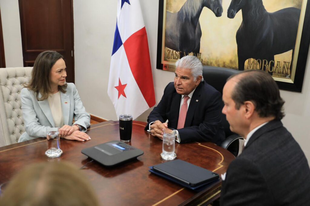 Presidente de Panamá recibió a María Corina Machado