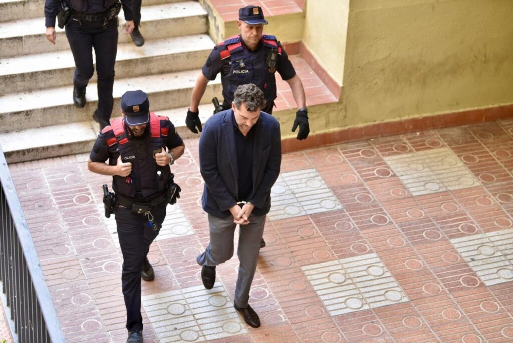 Prisión provisional bajo fianza para Jonathan Andic tras declarar por la muerte de su padre
