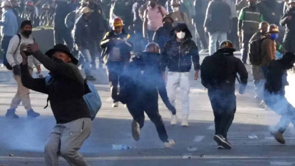 Protestas en Bolivia: EEUU acusó a seguidores de Evo Morales de impulsar acciones para desestabilizar al gobierno de Rodrigo Paz