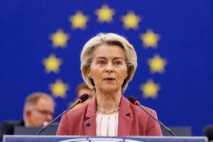 REGULACIÓN DE LA IA | La Unión Europea alcanza un polémico acuerdo para recortar su regulación de la IA e incluye la prohibición de las apps que generan desnudos | elperiodico.com