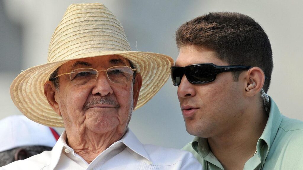 El expresidente cubano Raúl Castro y su nieto, Raúl Guillermo Rodríguez Castro, en una imagen de archivo.