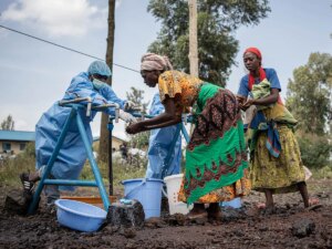 República Democrática del Congo, atrapado entre la guerra y el ébola: «Las guerrillas han perpetrado arremetidas sistemáticas contra infraestructuras sanitarias» | elmundo.es