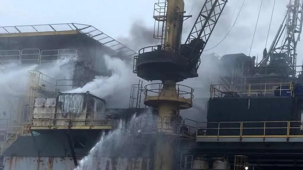 Rescatados 26 trabajadores tras una explosión en una plataforma petrolera de California