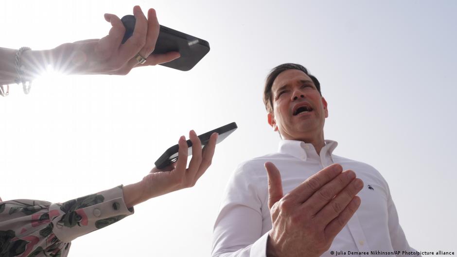 Rubio: estrecho de Ormuz reabrirá "de una forma u otra"