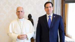 Rubio llega al Vaticano para hablar con el papa León XIV
