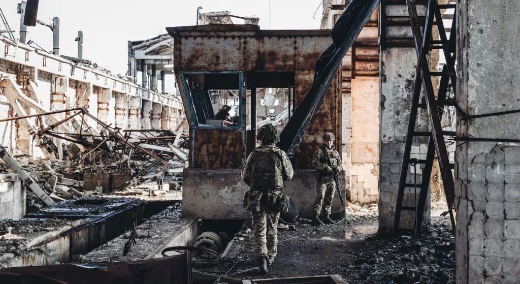 Rusia eleva a 21 los muertos por un ataque ucraniano a una residencia de estudiantes en Lugansk que Kiev niega
